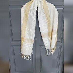 Pashmina And Silk Elegant White and Tan Scarf ⚜️🤎⚜️NEW